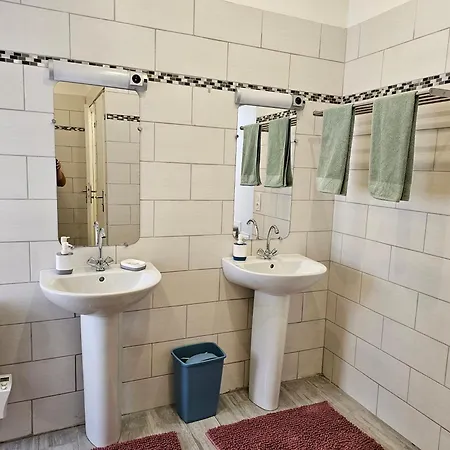 D'hotes Provins Bed & Breakfast Poigny